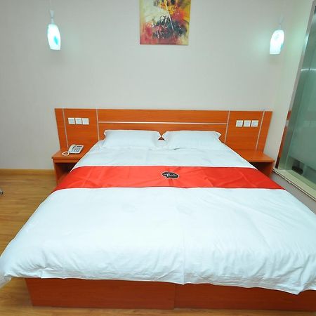 Thank Inn Chain Hotel West Eleven Road Mall Linyi  Eksteriør billede